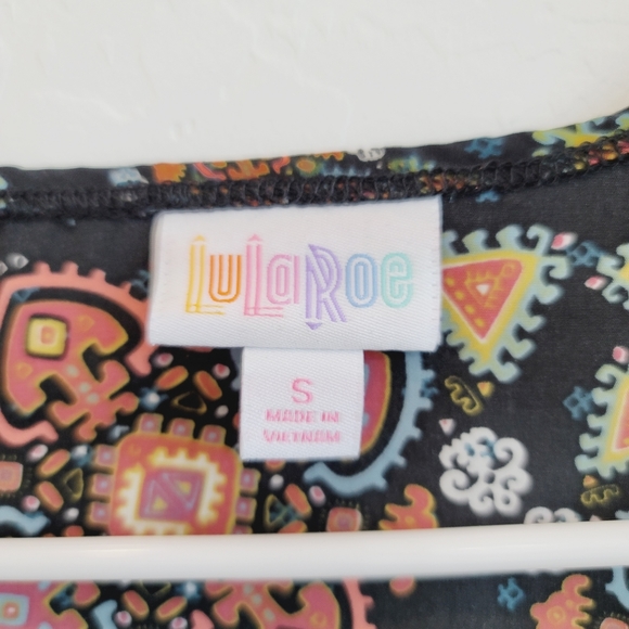 💕 LulaRoe Boho Print Joy Vest Size Small - Picture 11 of 15